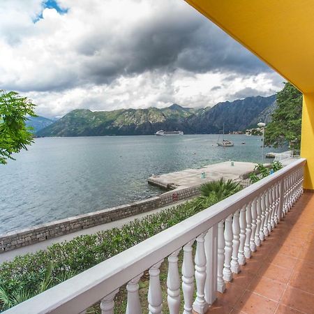 Apartments Beachfront Kotor Zewnętrze zdjęcie